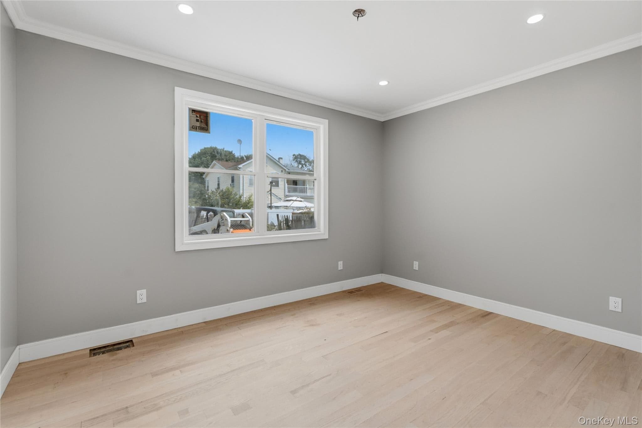 145 Bethpage Road thumbnail 15