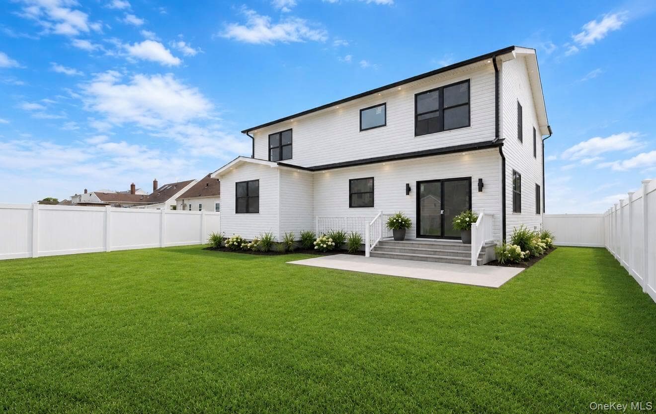 145 Bethpage Road thumbnail 33