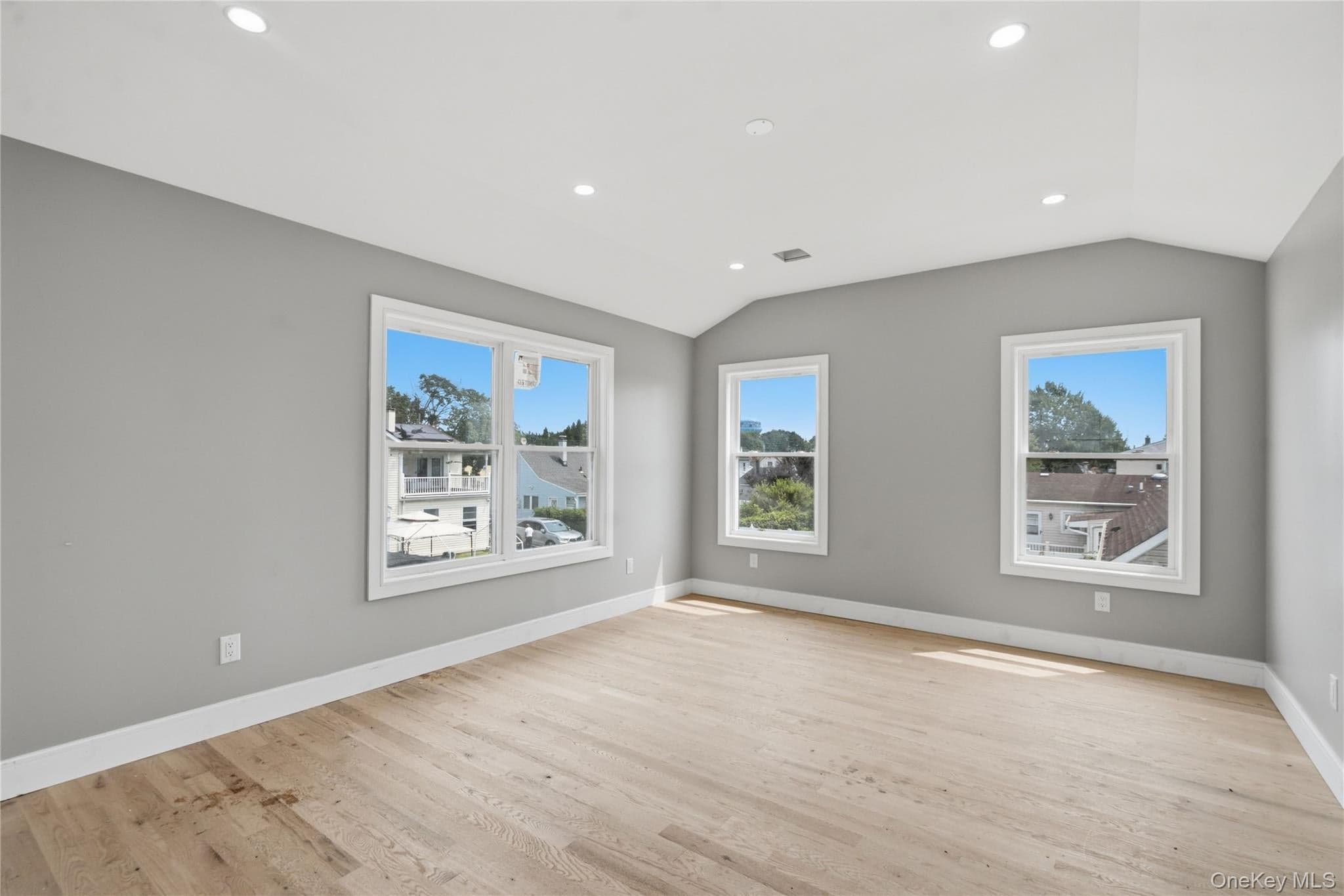 145 Bethpage Road thumbnail 25