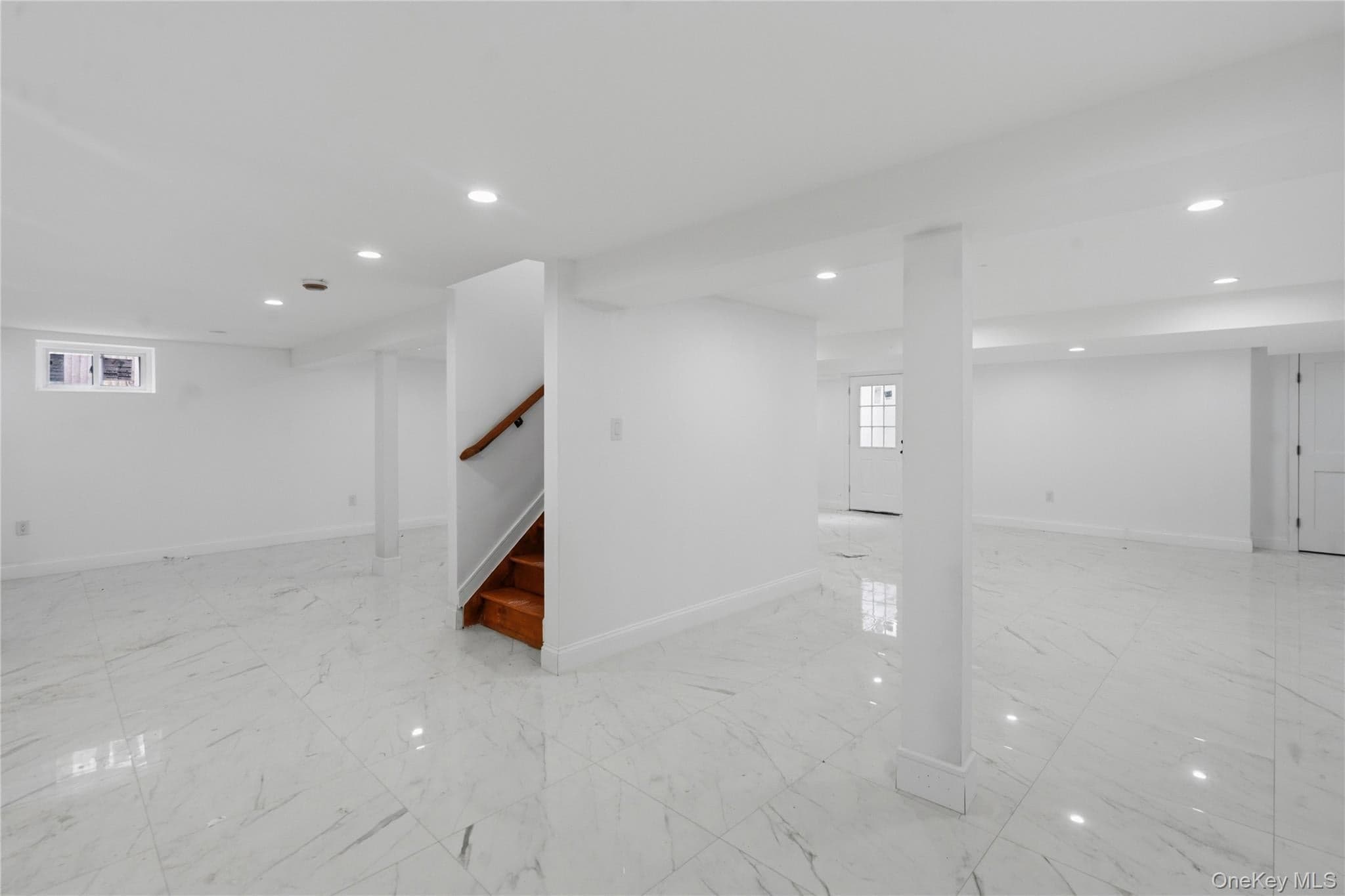 145 Bethpage Road thumbnail 32