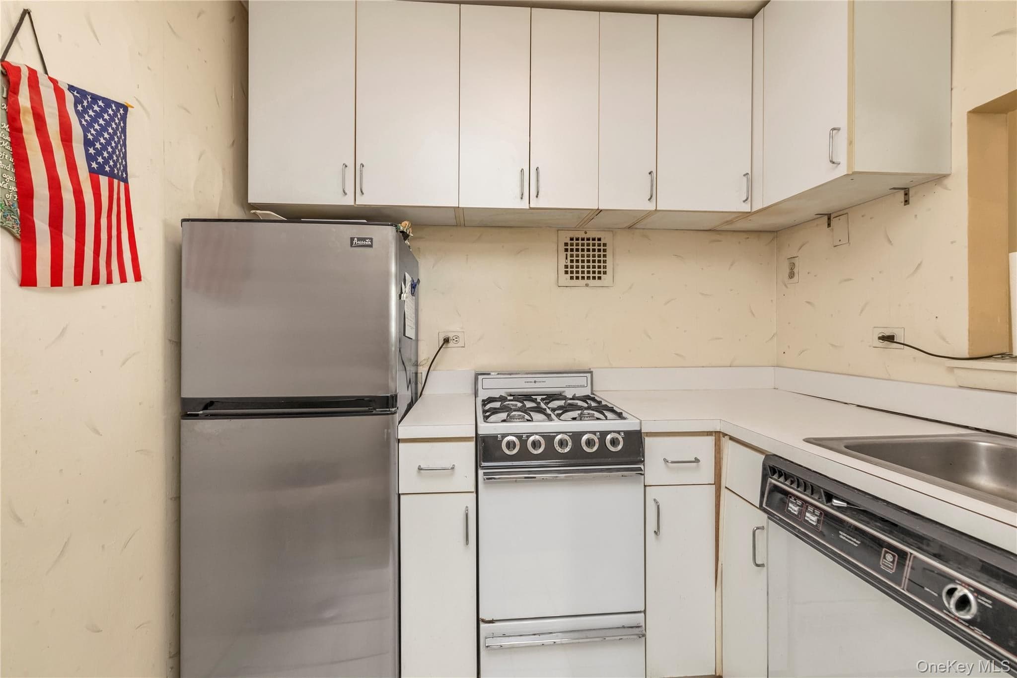 241-20 Northern Boulevard Unit: 4A thumbnail 9
