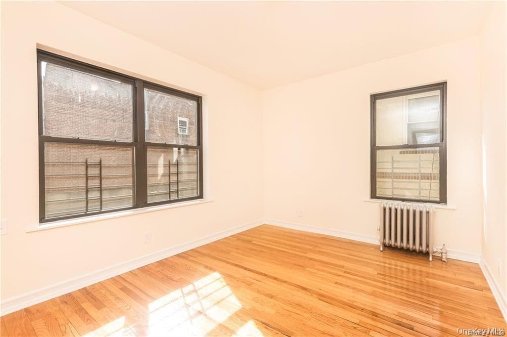 204 W 260th Street thumbnail 4