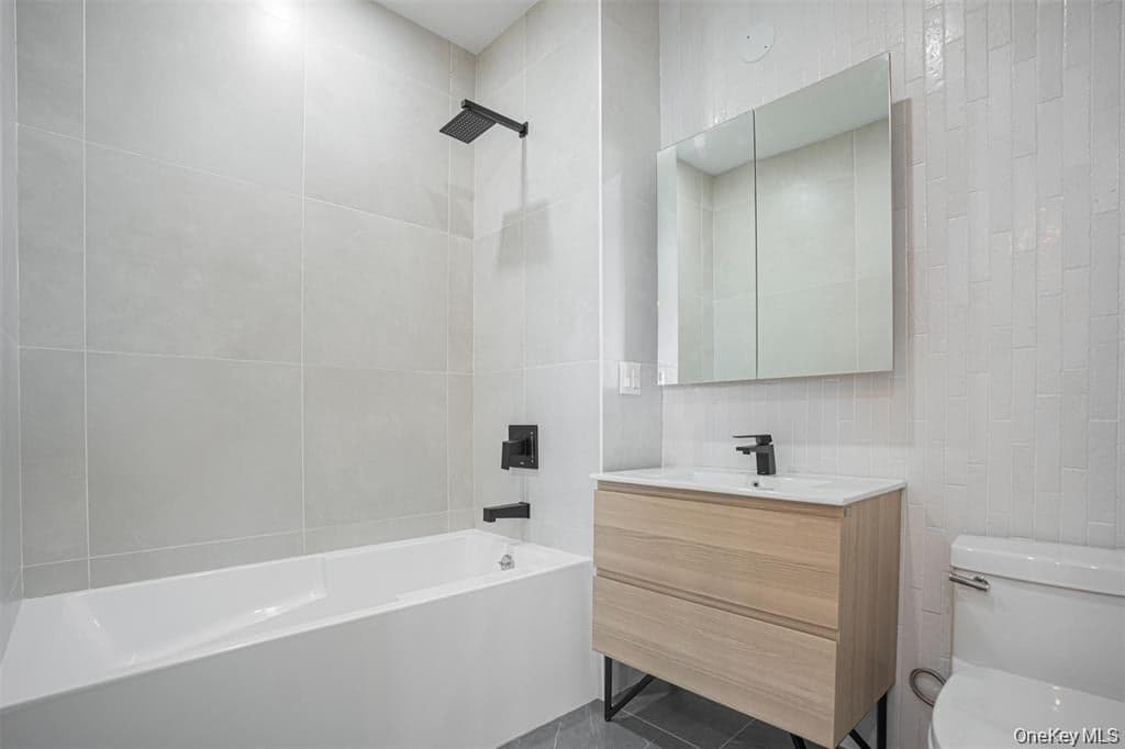 859 Myrtle Avenue Unit: 8G thumbnail 3