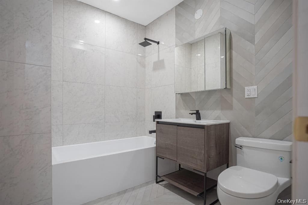 859 Myrtle Avenue Unit: 8G thumbnail 4