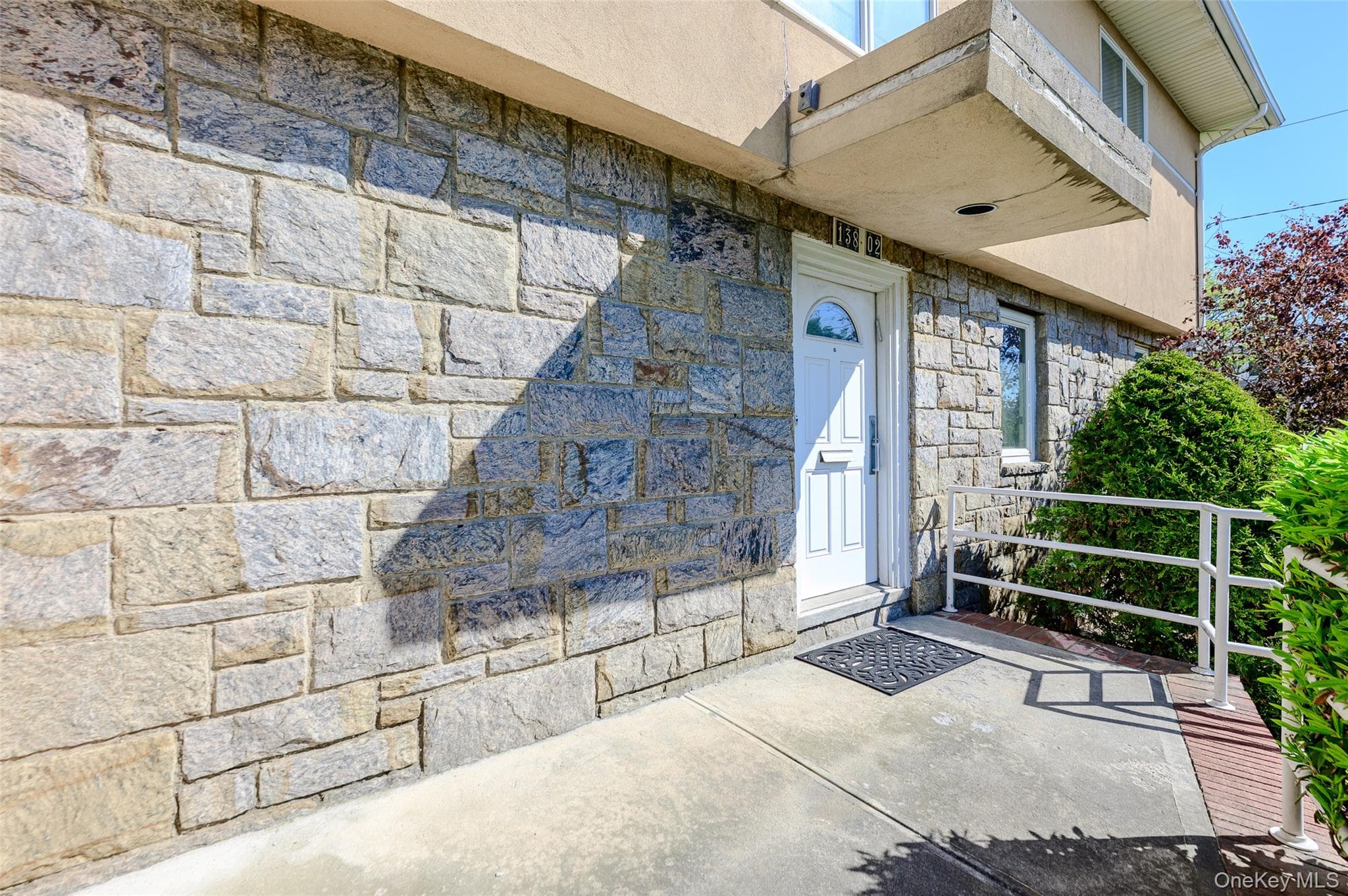 13802 Rockaway Beach Boulevard thumbnail 2