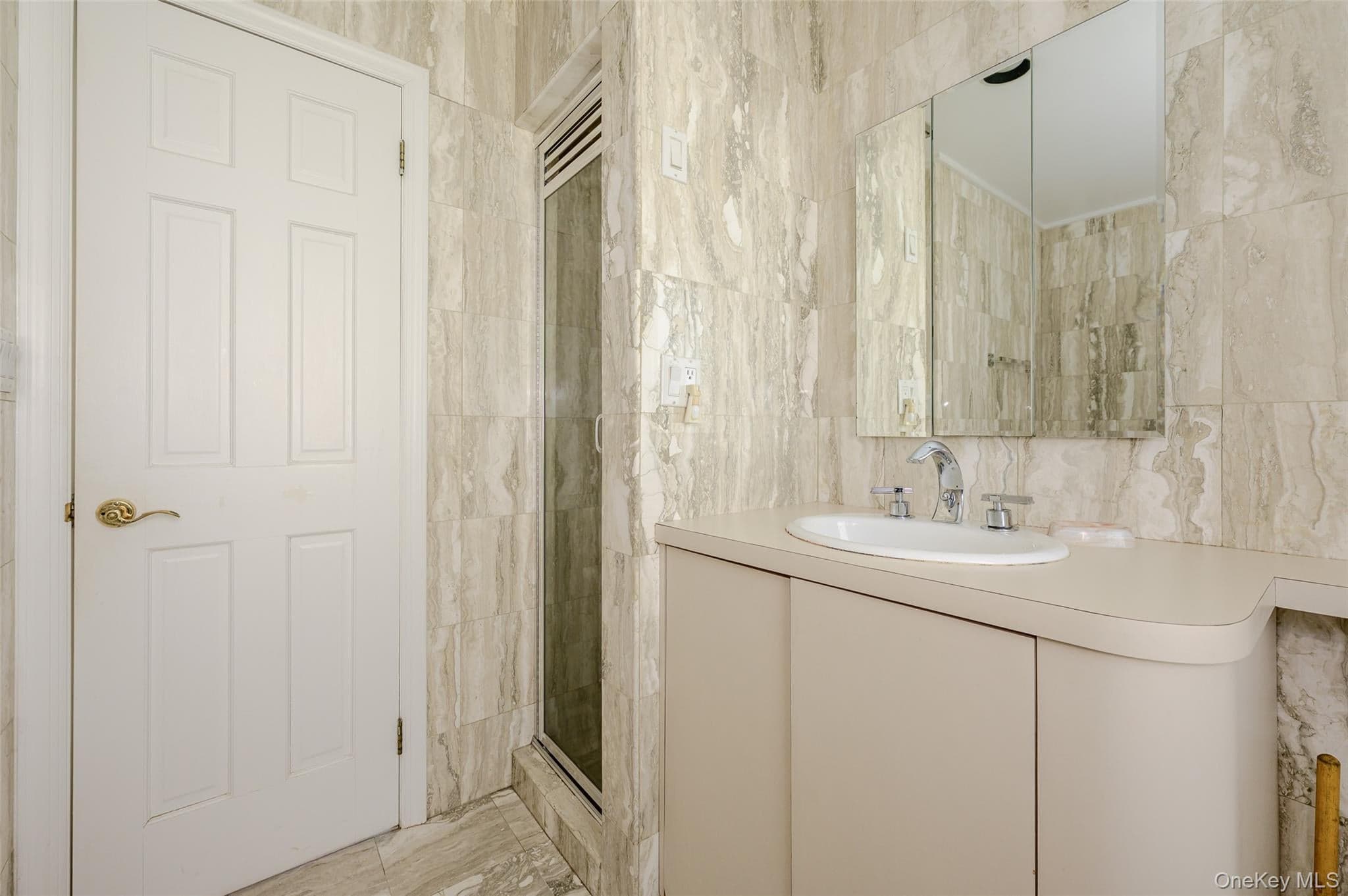 13802 Rockaway Beach Boulevard thumbnail 26