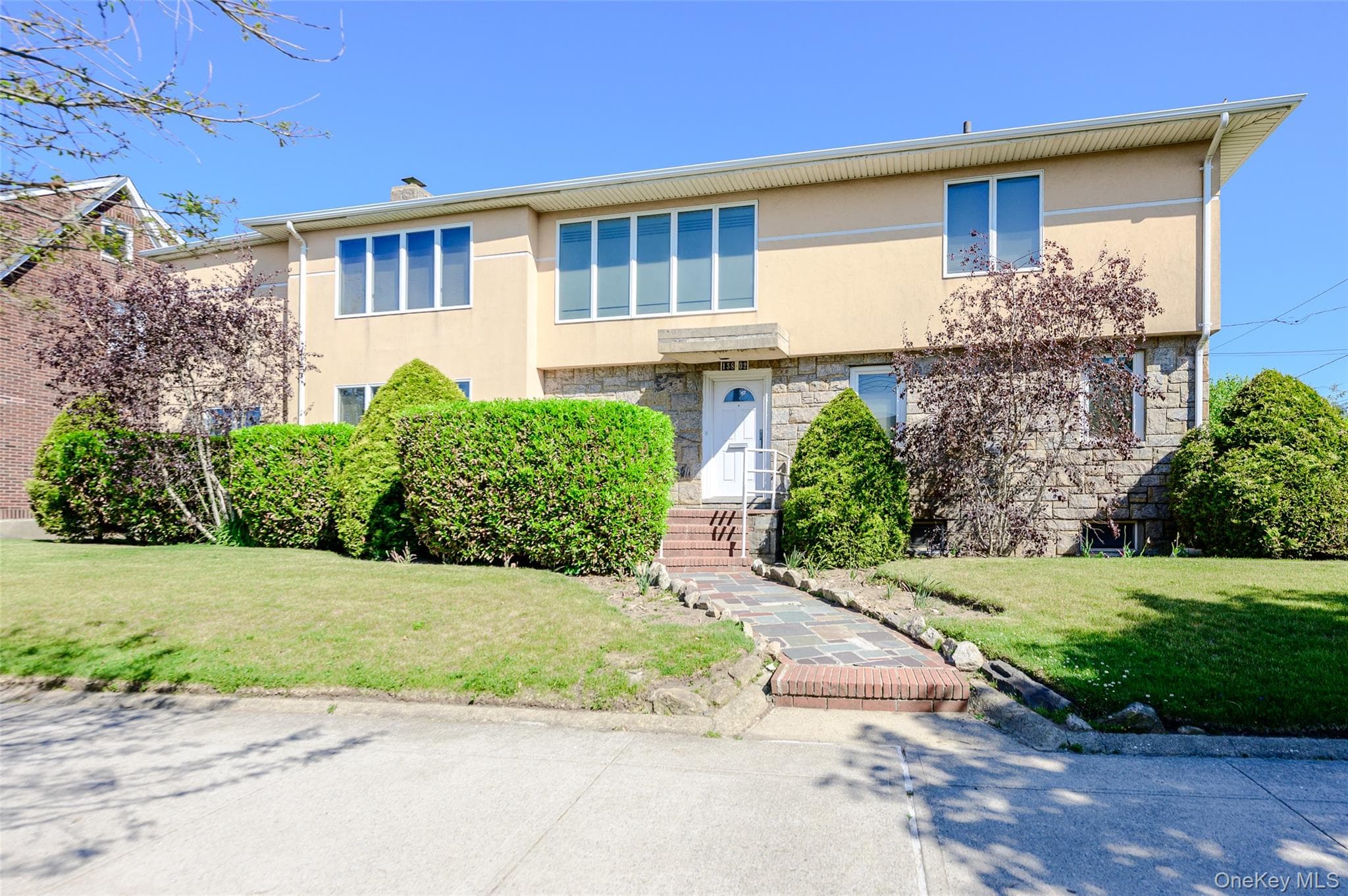 13802 Rockaway Beach Boulevard photo 1