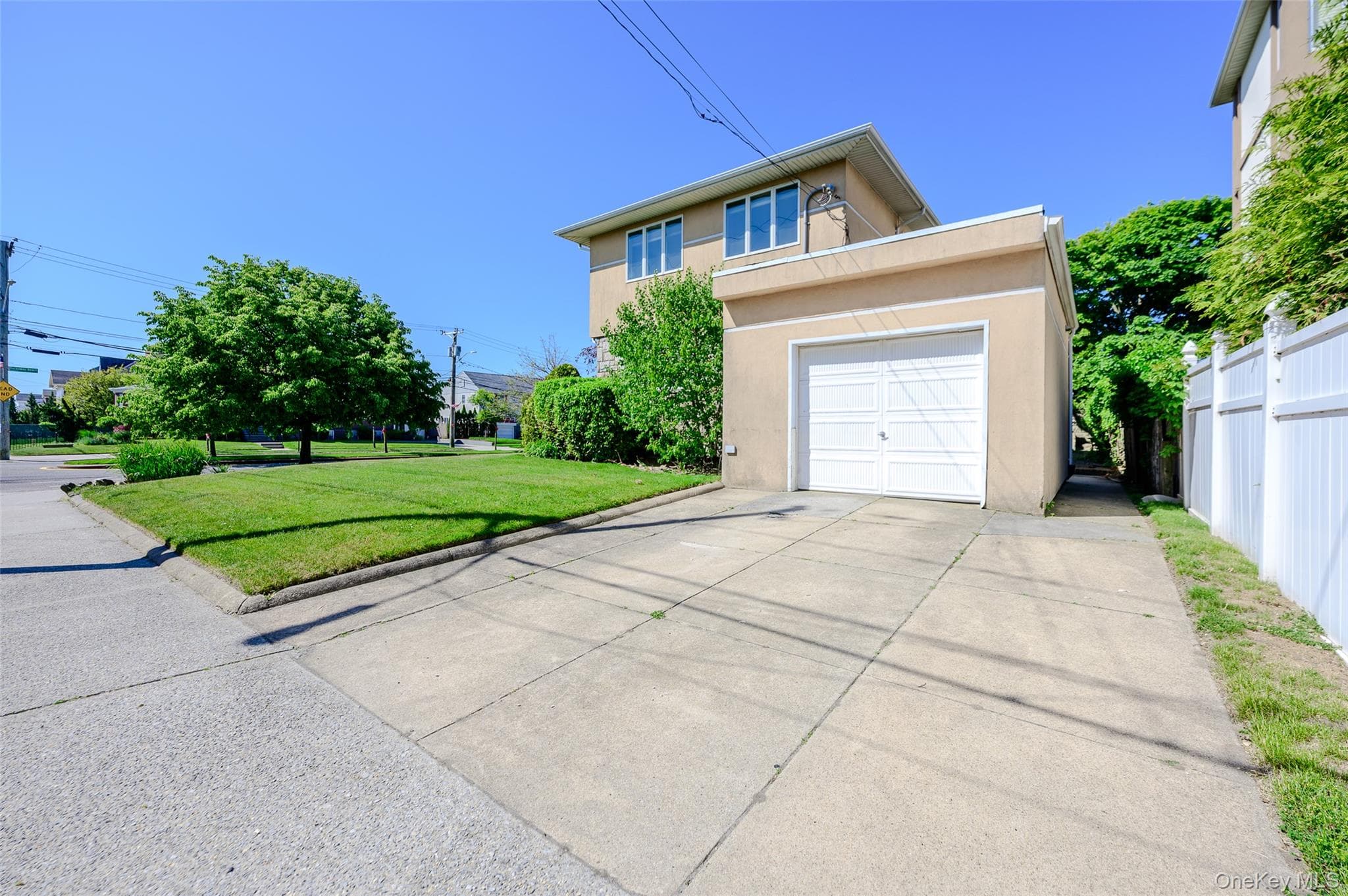 13802 Rockaway Beach Boulevard thumbnail 32