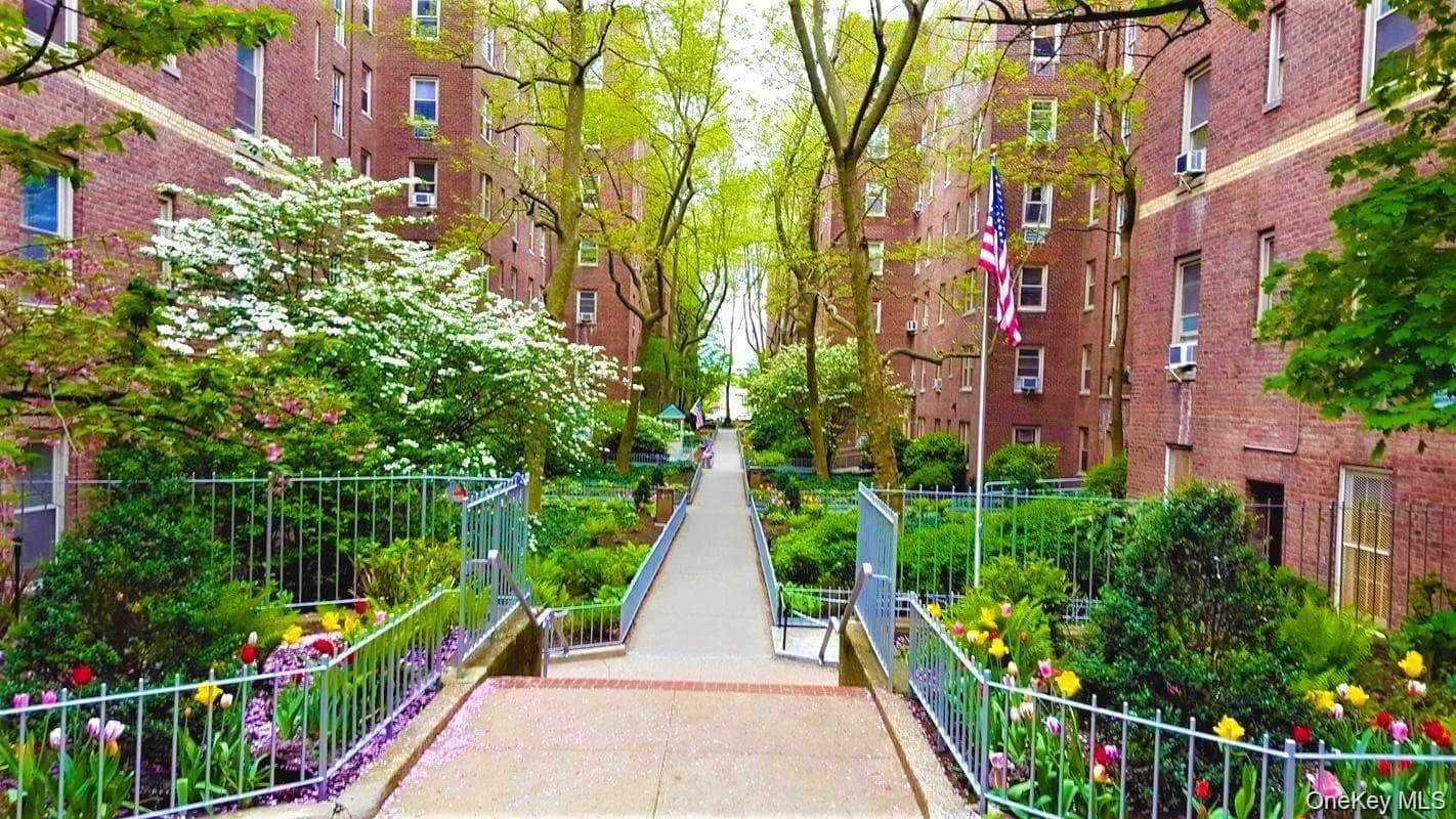 48-18 43rd Street Unit: 1C thumbnail 43
