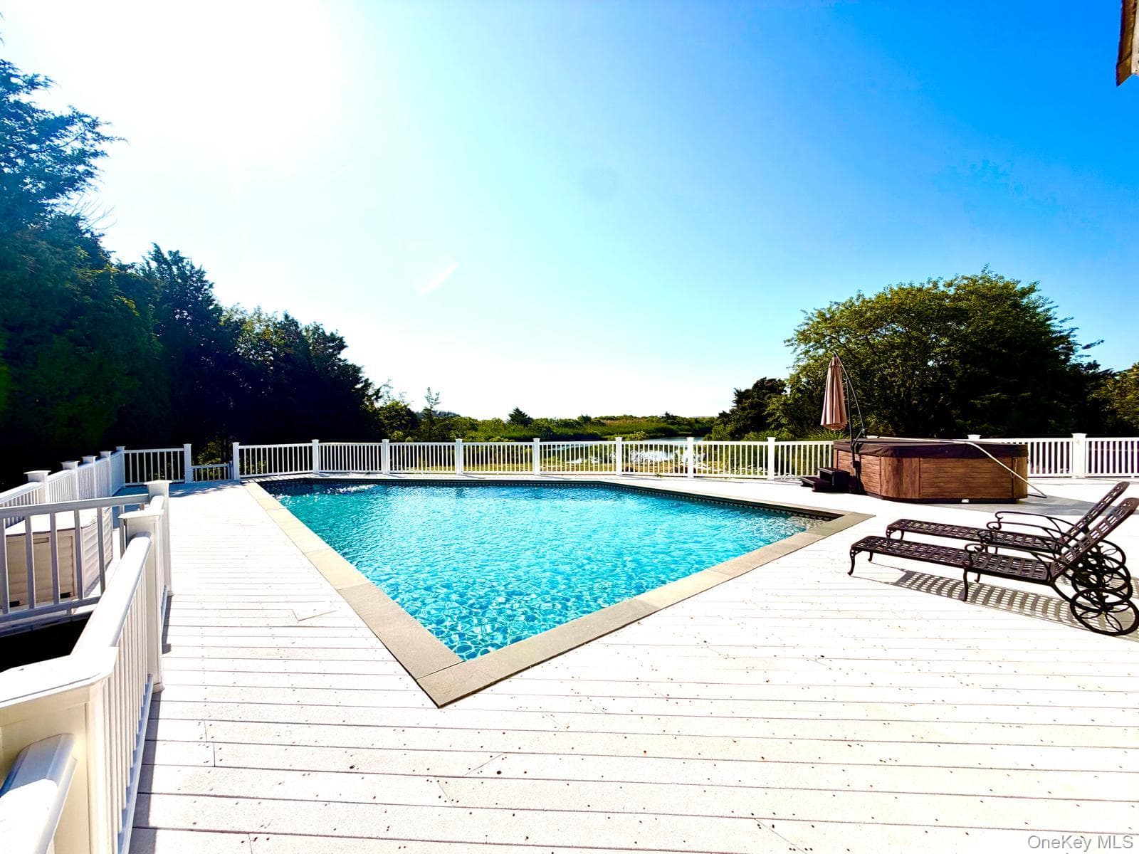 18 Pine Tree Lane thumbnail 12