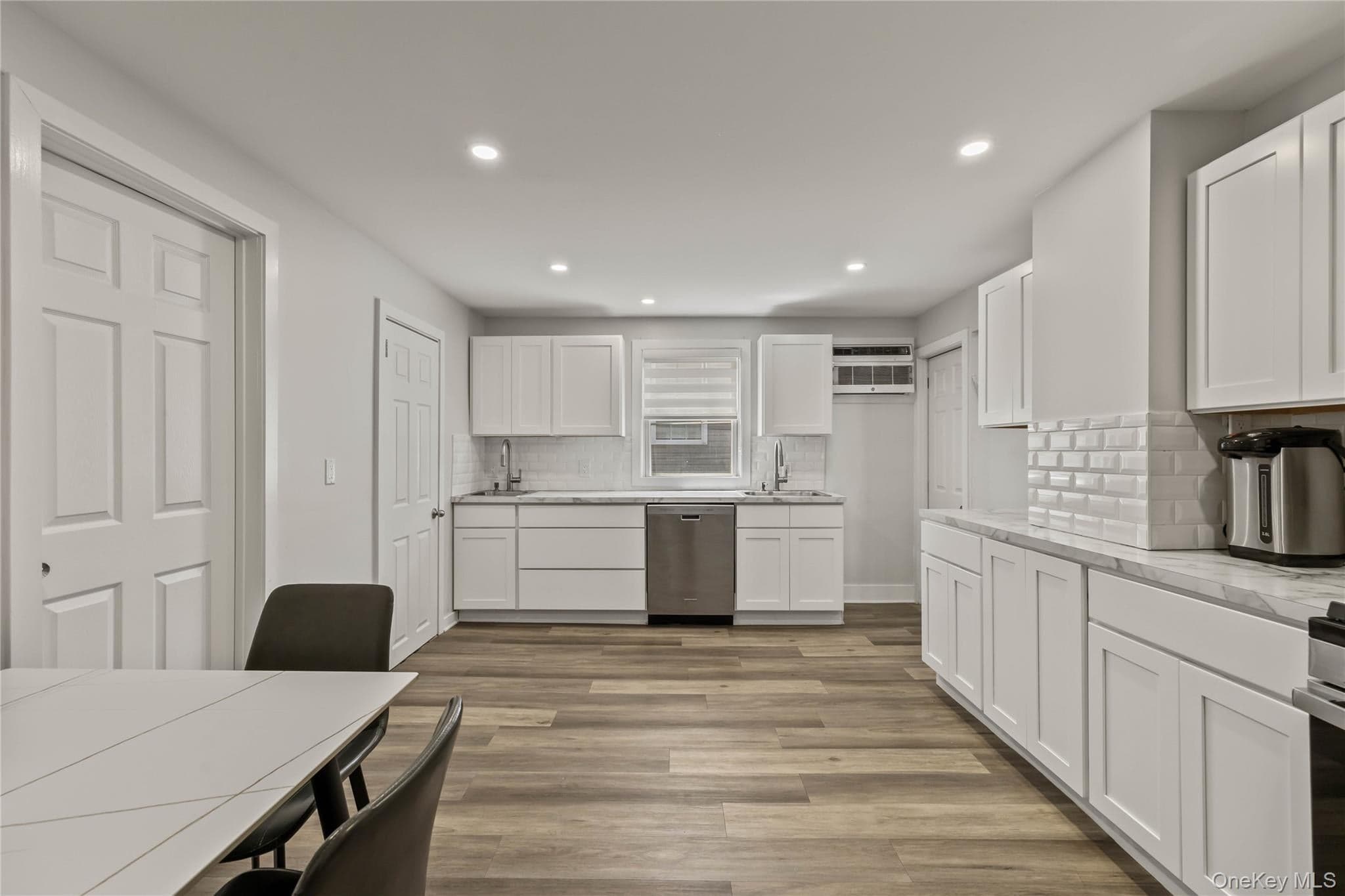 60 N Cole Avenue thumbnail 35
