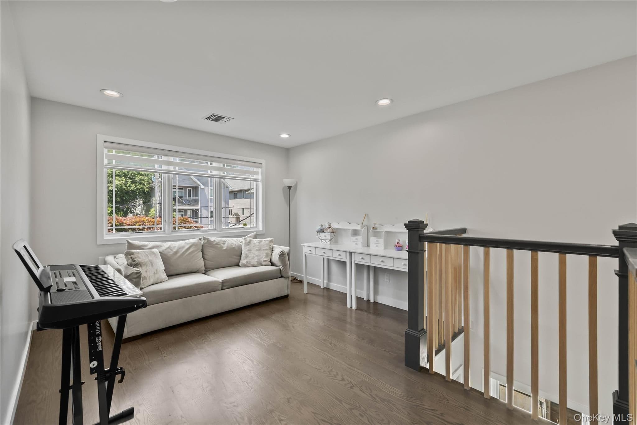 60 N Cole Avenue thumbnail 18