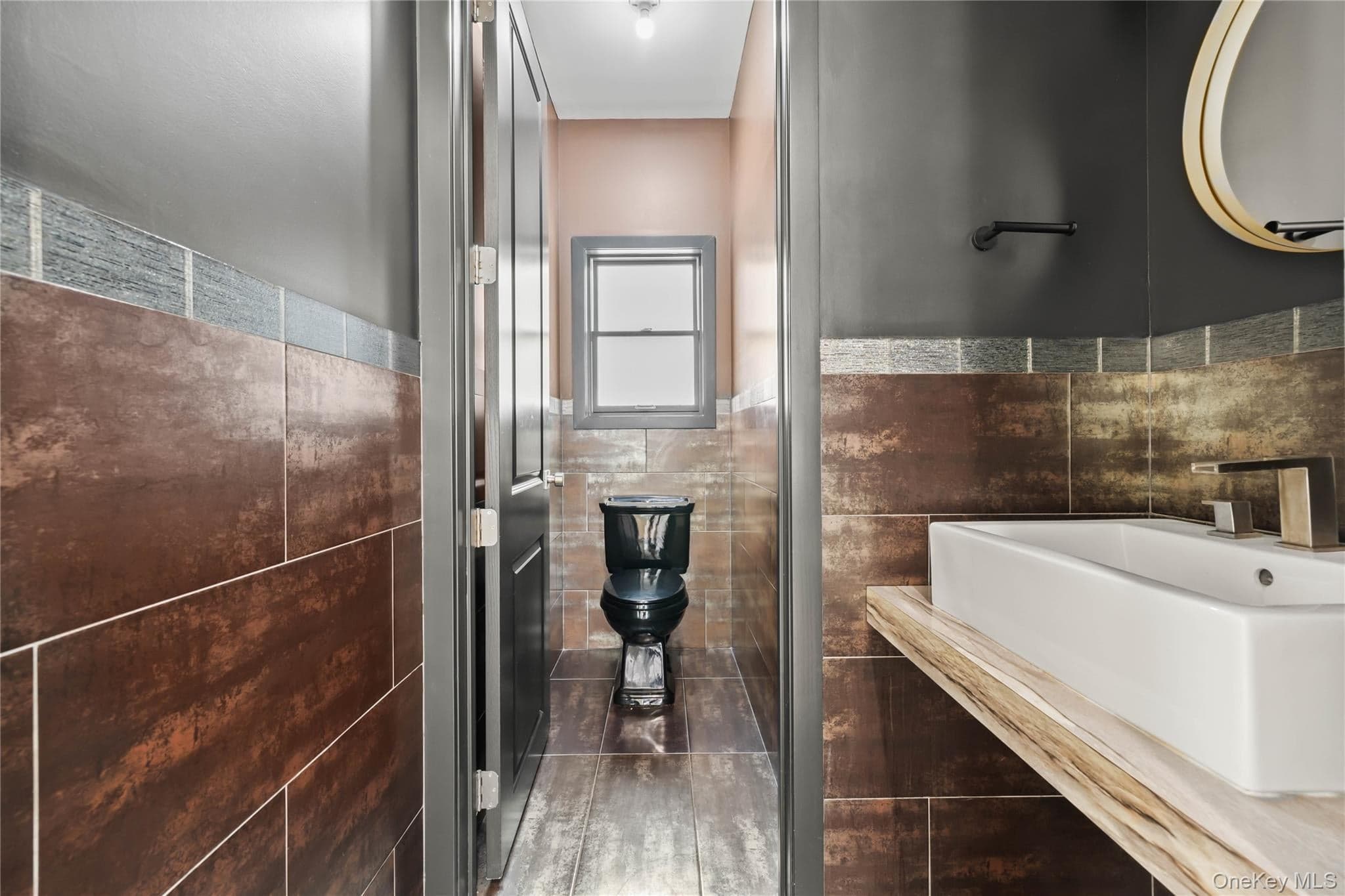 60 N Cole Avenue thumbnail 12