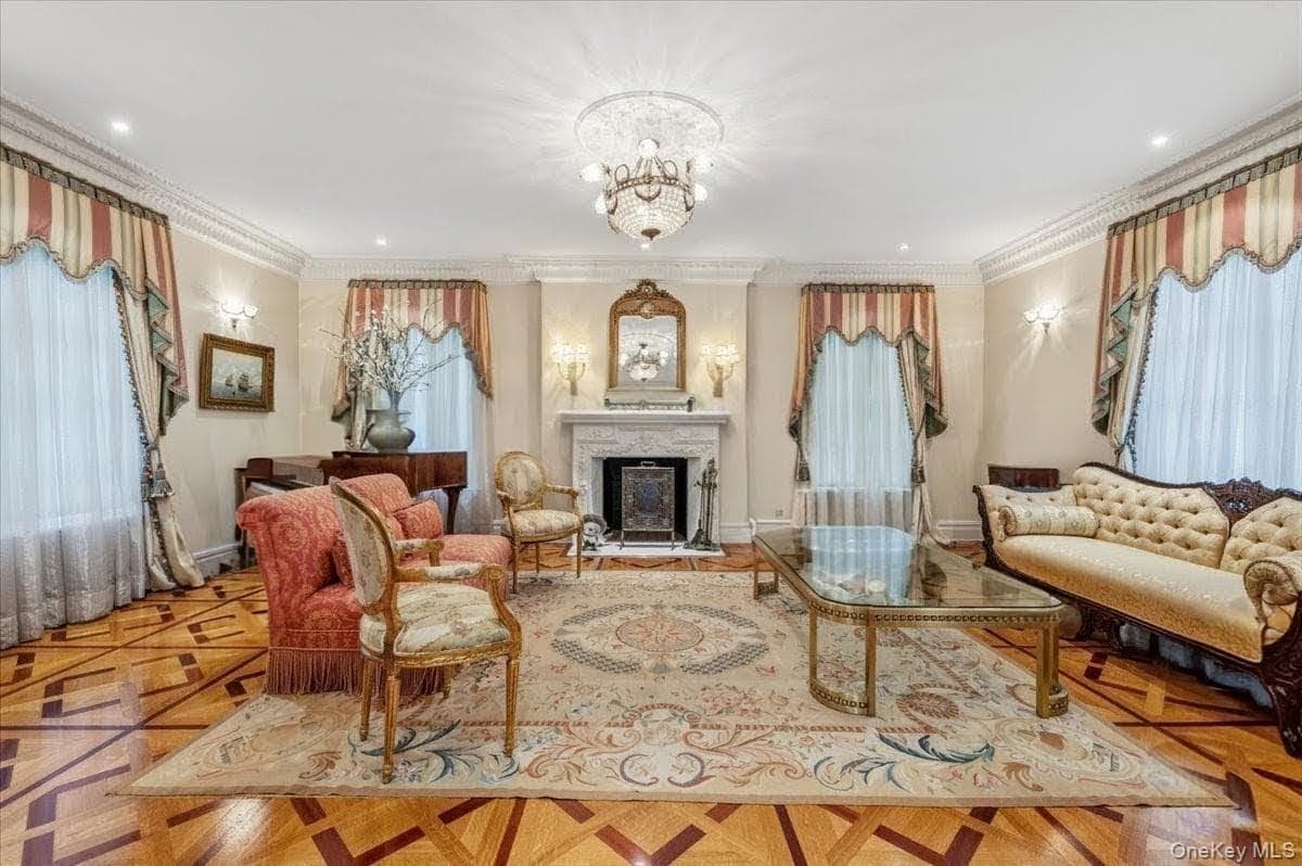 17 Sutton Place thumbnail 7