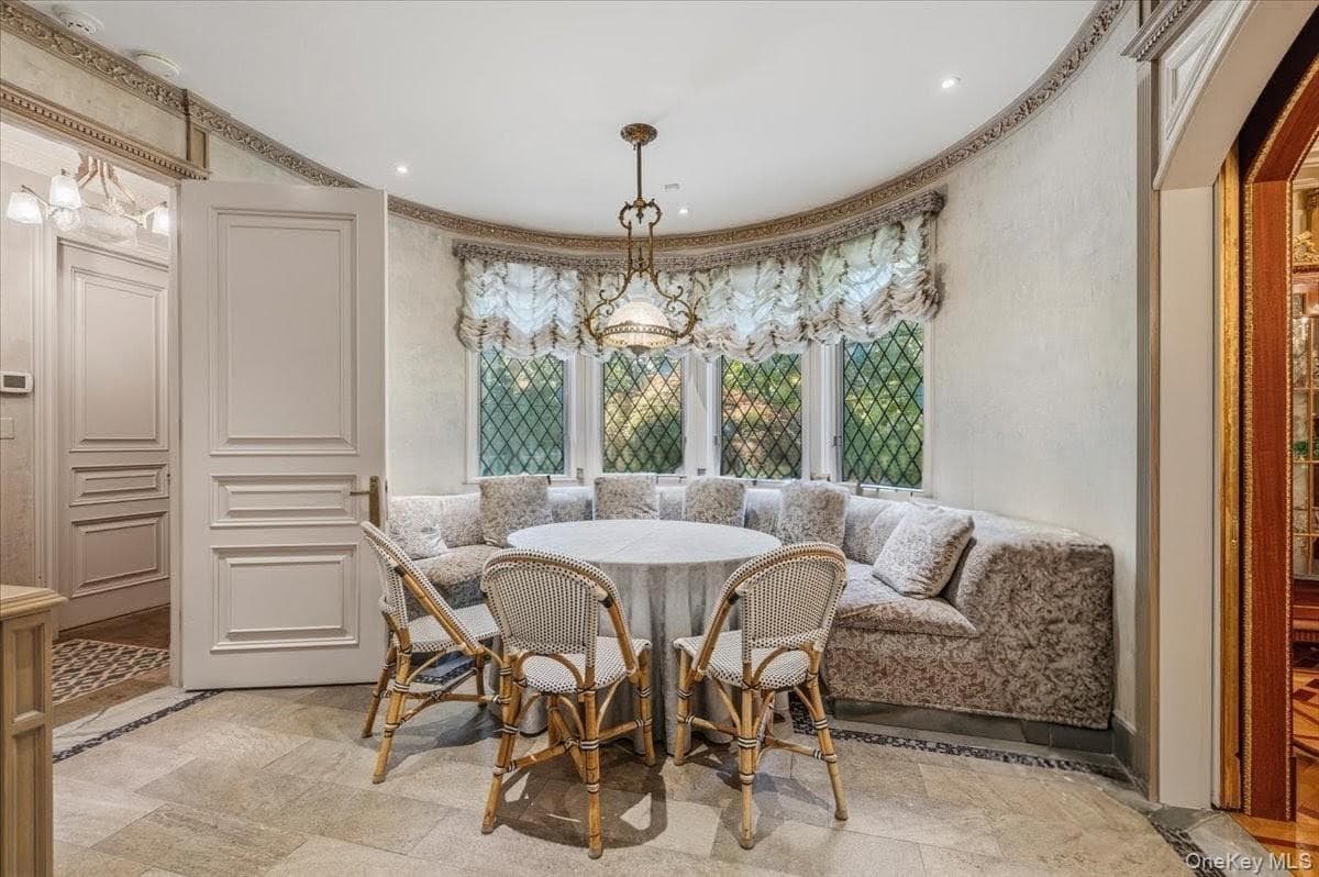 17 Sutton Place thumbnail 14