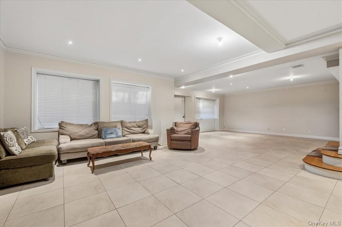 17 Sutton Place thumbnail 35