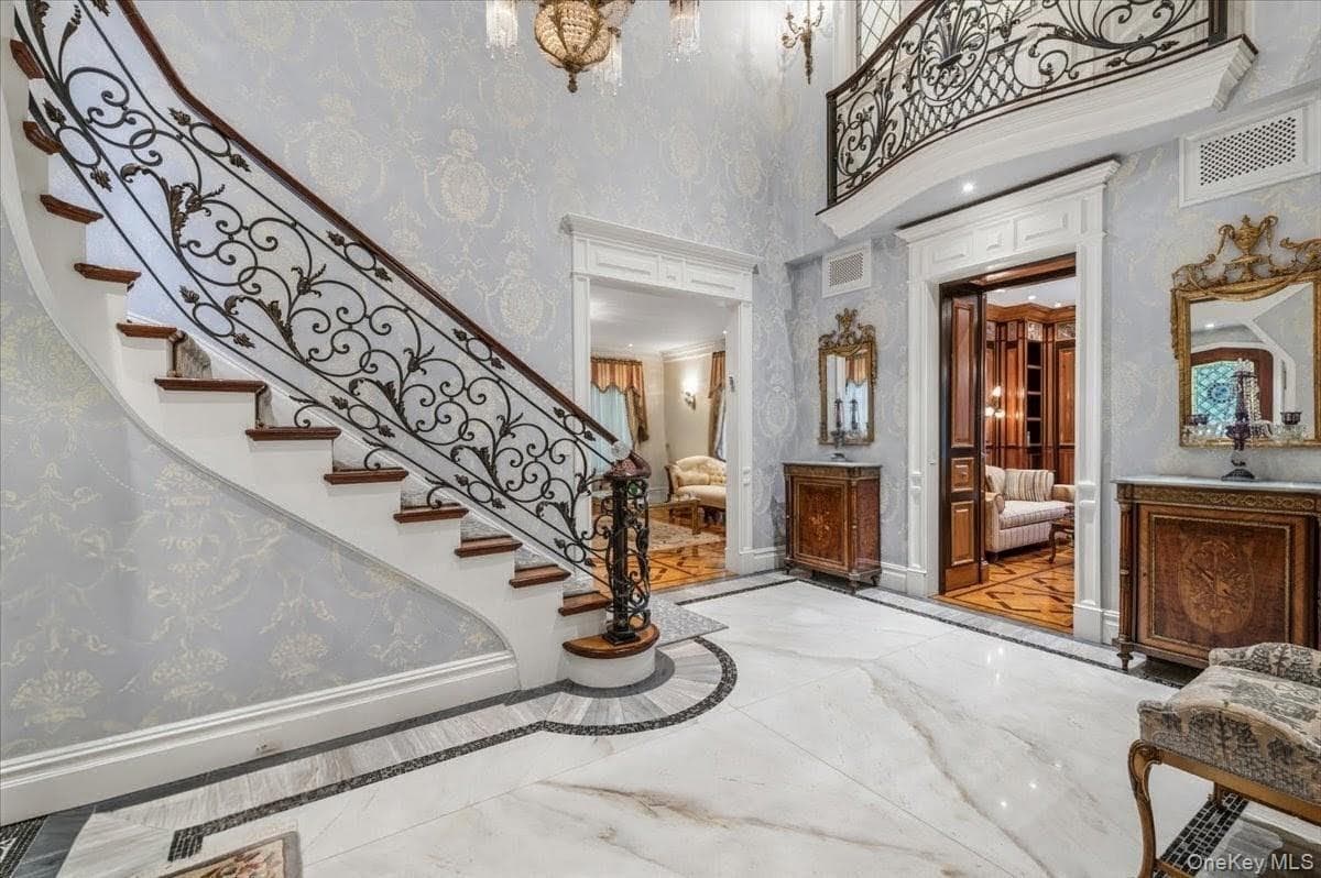 17 Sutton Place thumbnail 5