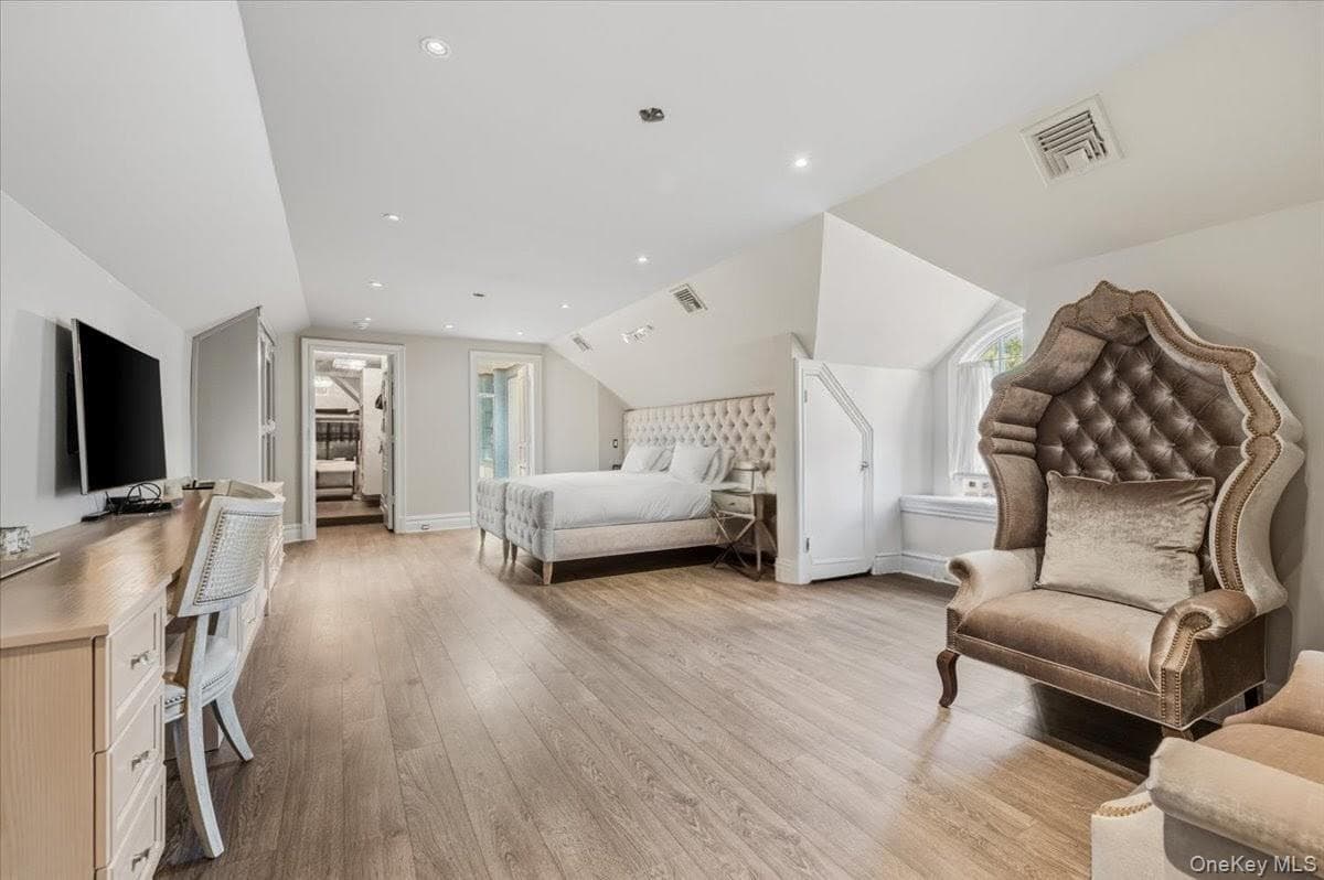 17 Sutton Place thumbnail 31