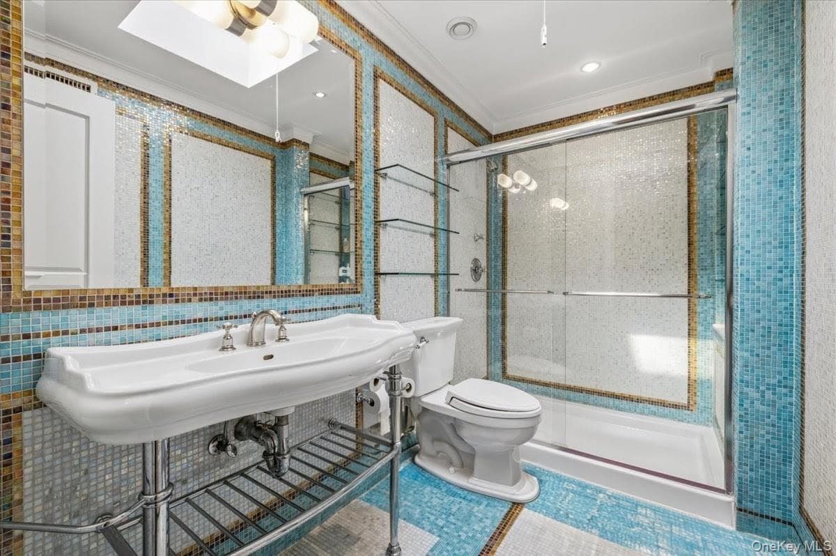 17 Sutton Place thumbnail 32