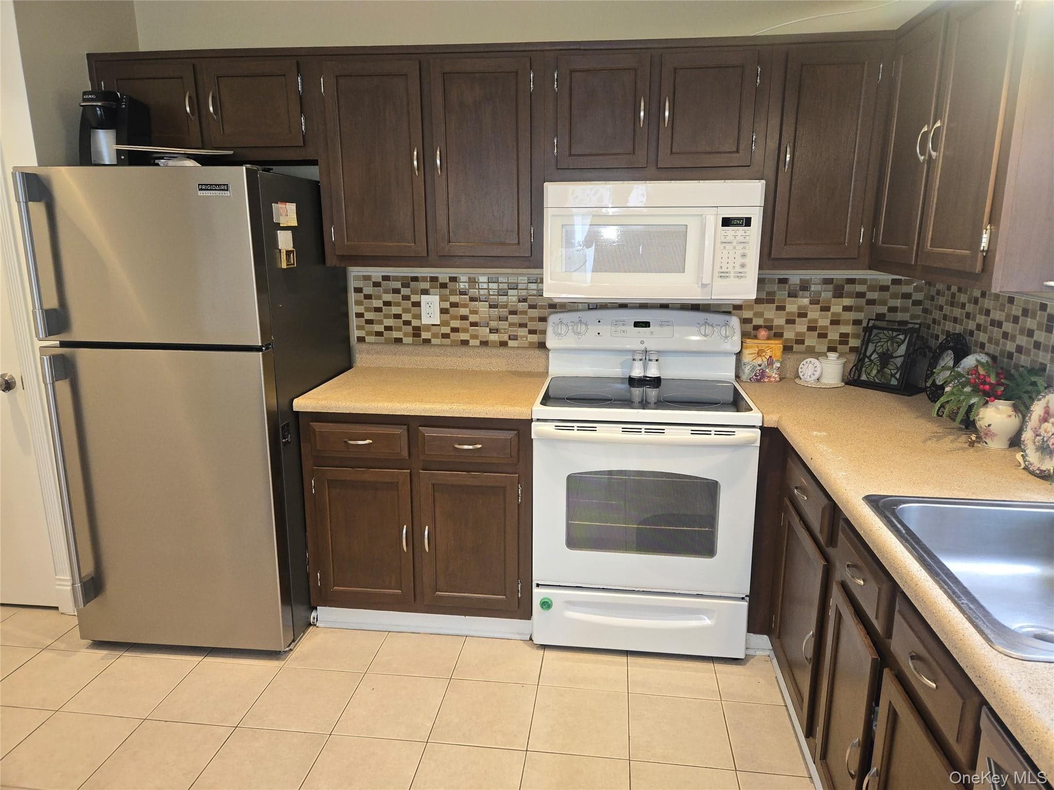 183 Kingston Drive thumbnail 11