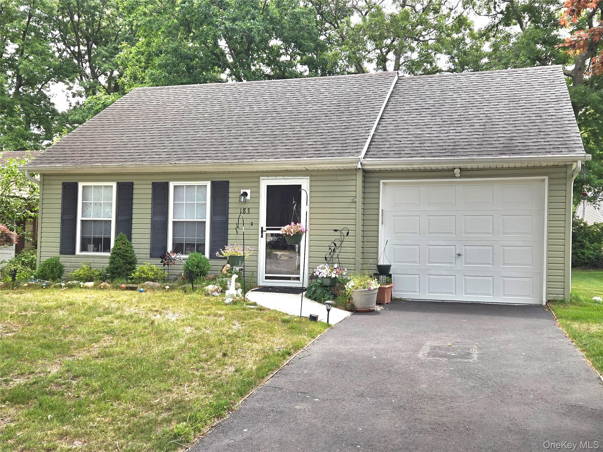 183 Kingston Drive thumbnail 2
