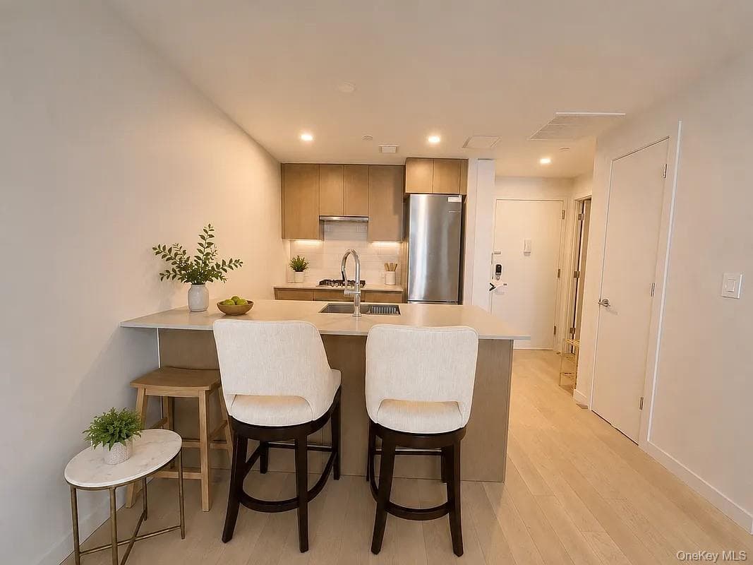 13102A 40th Road Unit: 20J thumbnail 4