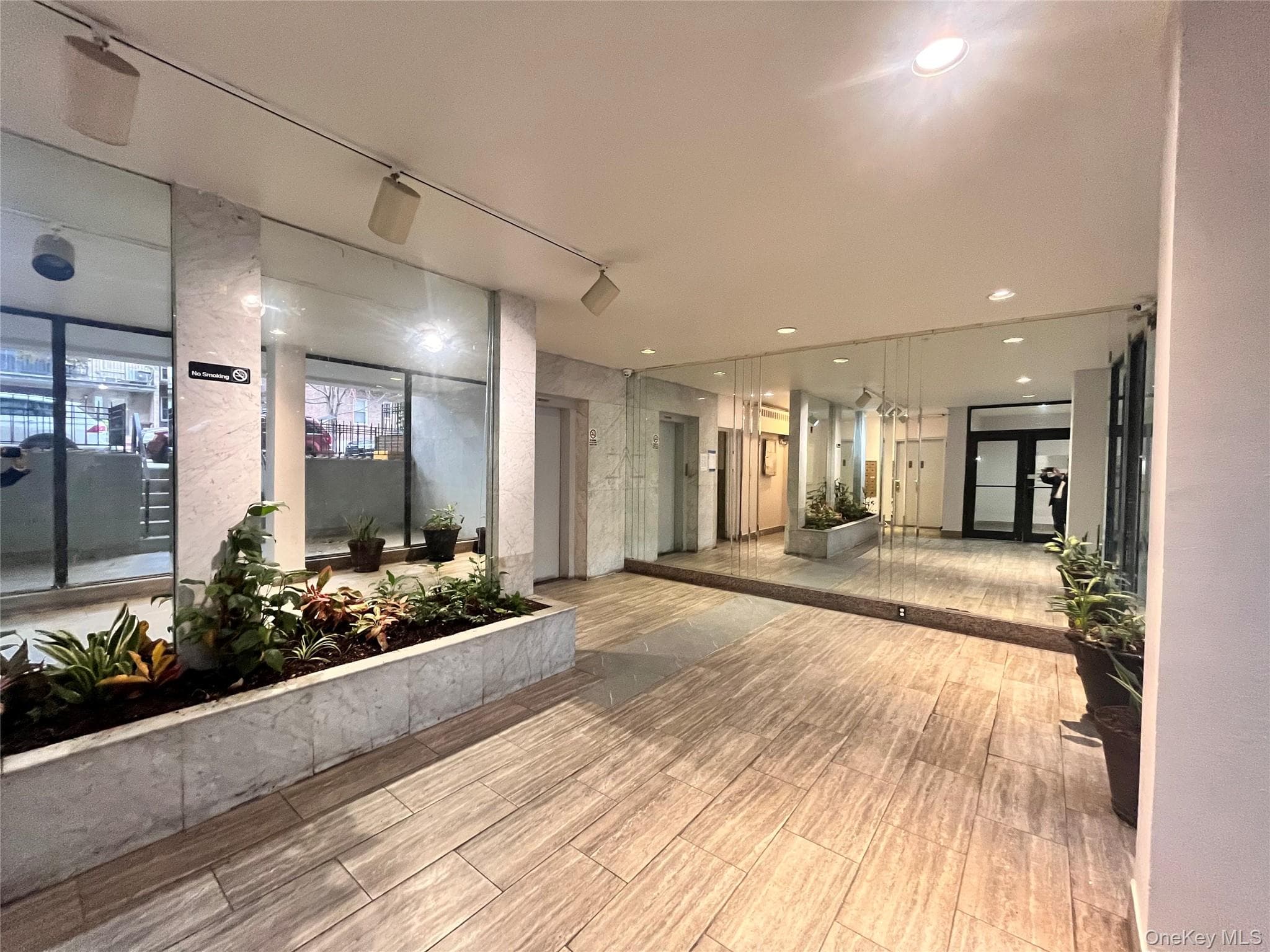 143-36 Barclay Ave Ave Unit: 6C thumbnail 5