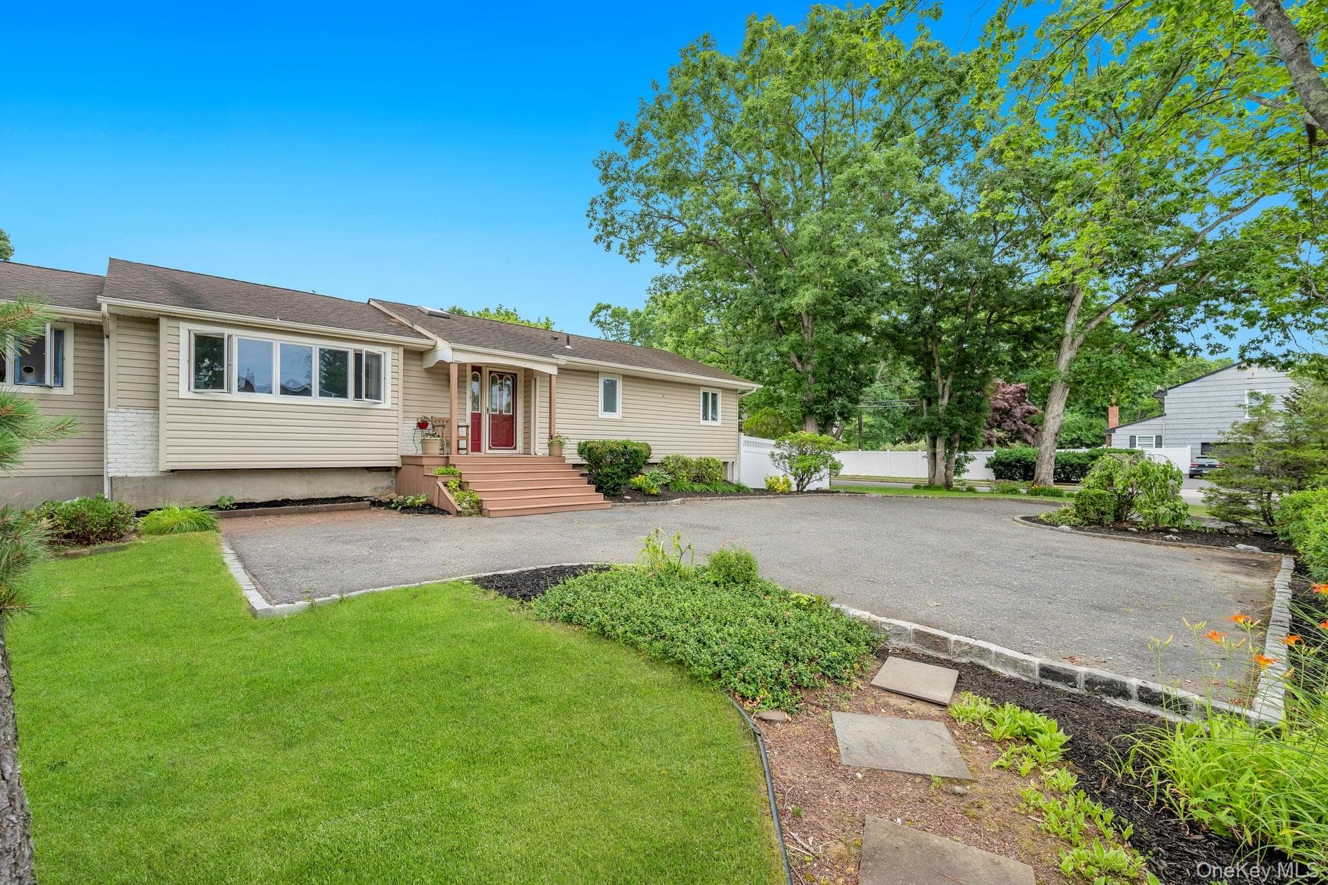 93 Midwood Avenue thumbnail 5