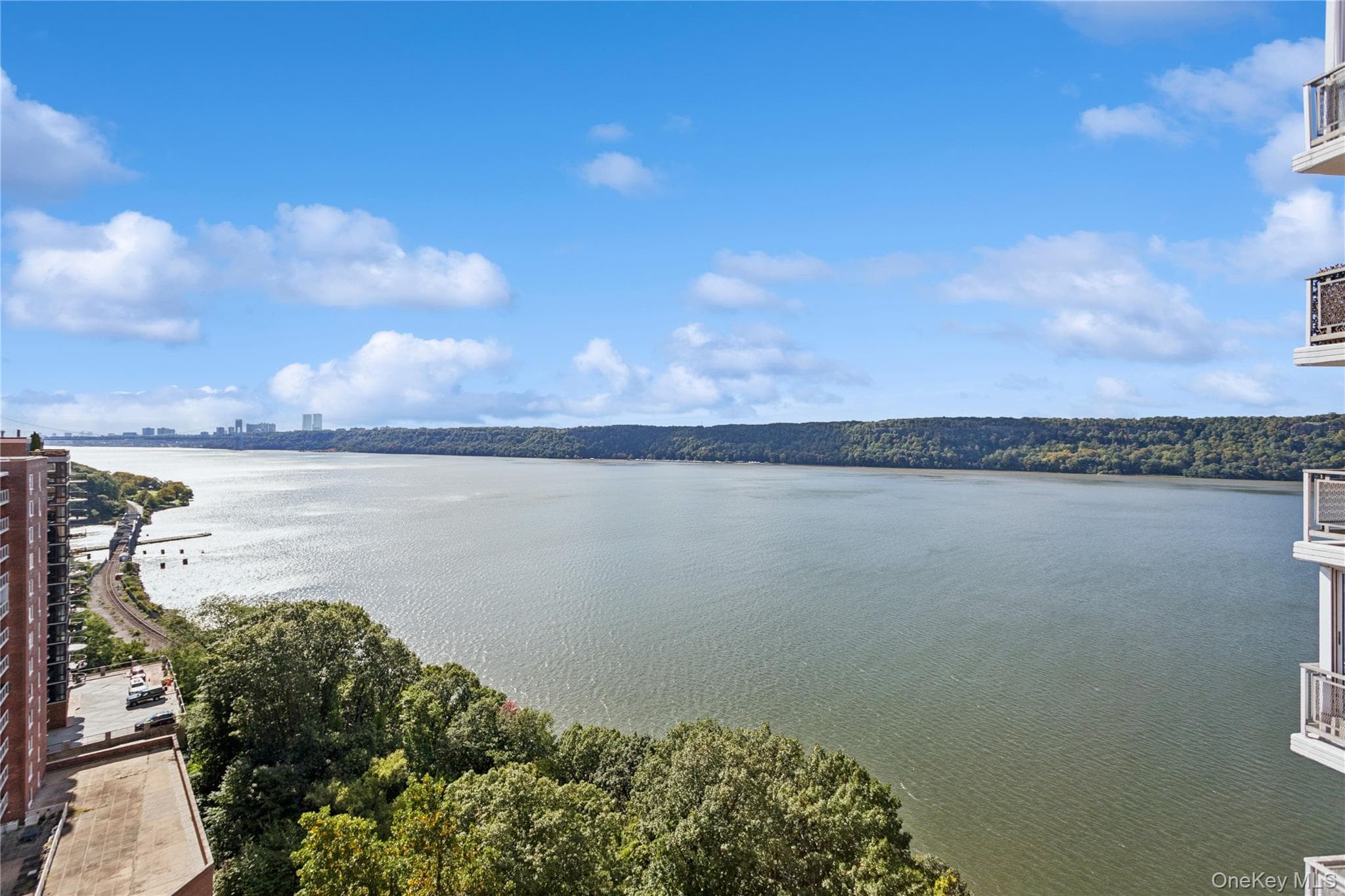 2621 Palisade Avenue Unit: 14L, Bronx