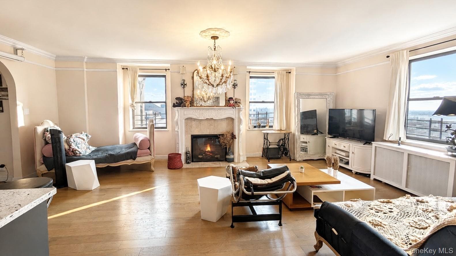 49 E 96th Street Unit: 16B, New York (manhattan)