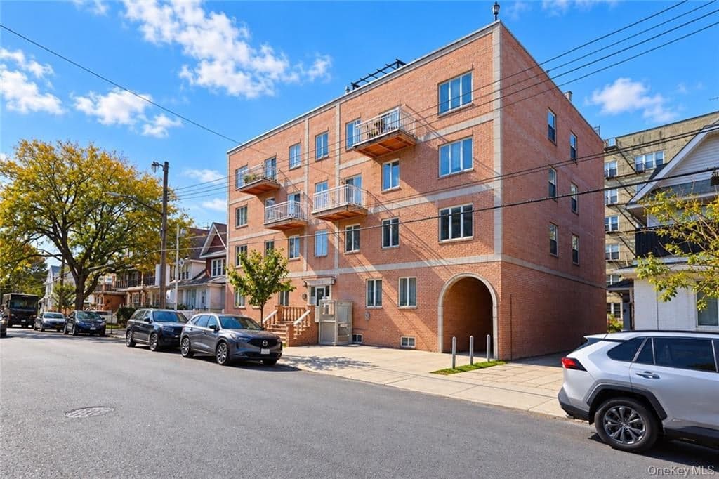 1764 E 19th Street Unit: 2B thumbnail 3