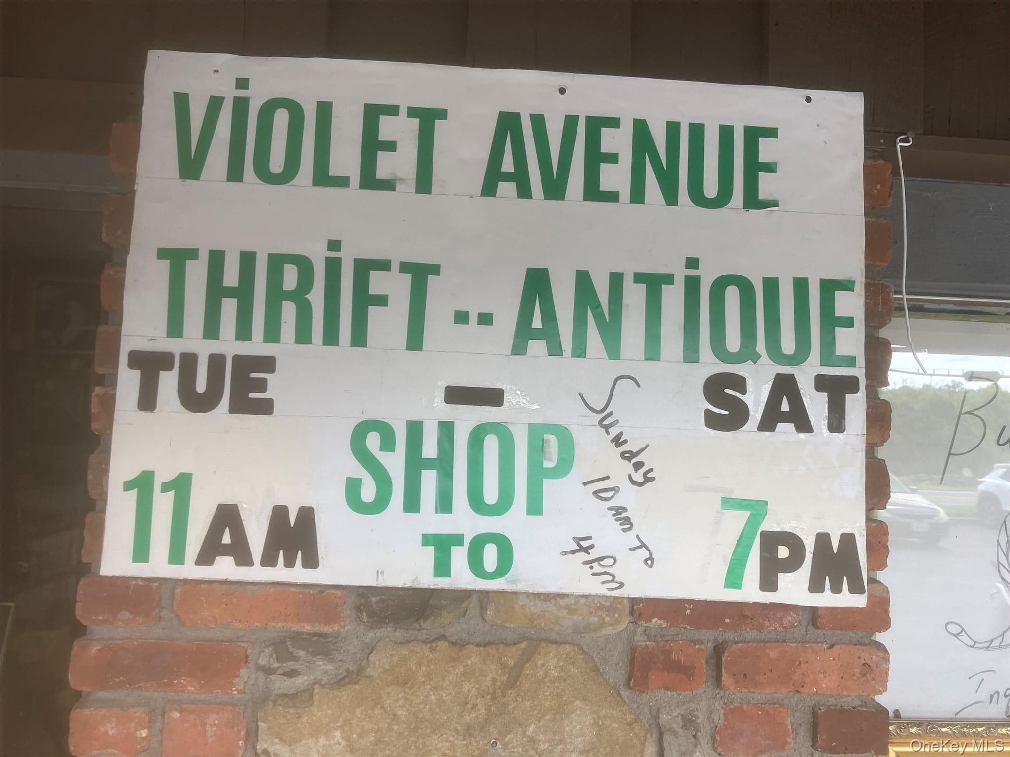 960 Violet Ave N Violet Avenue, Hyde Park