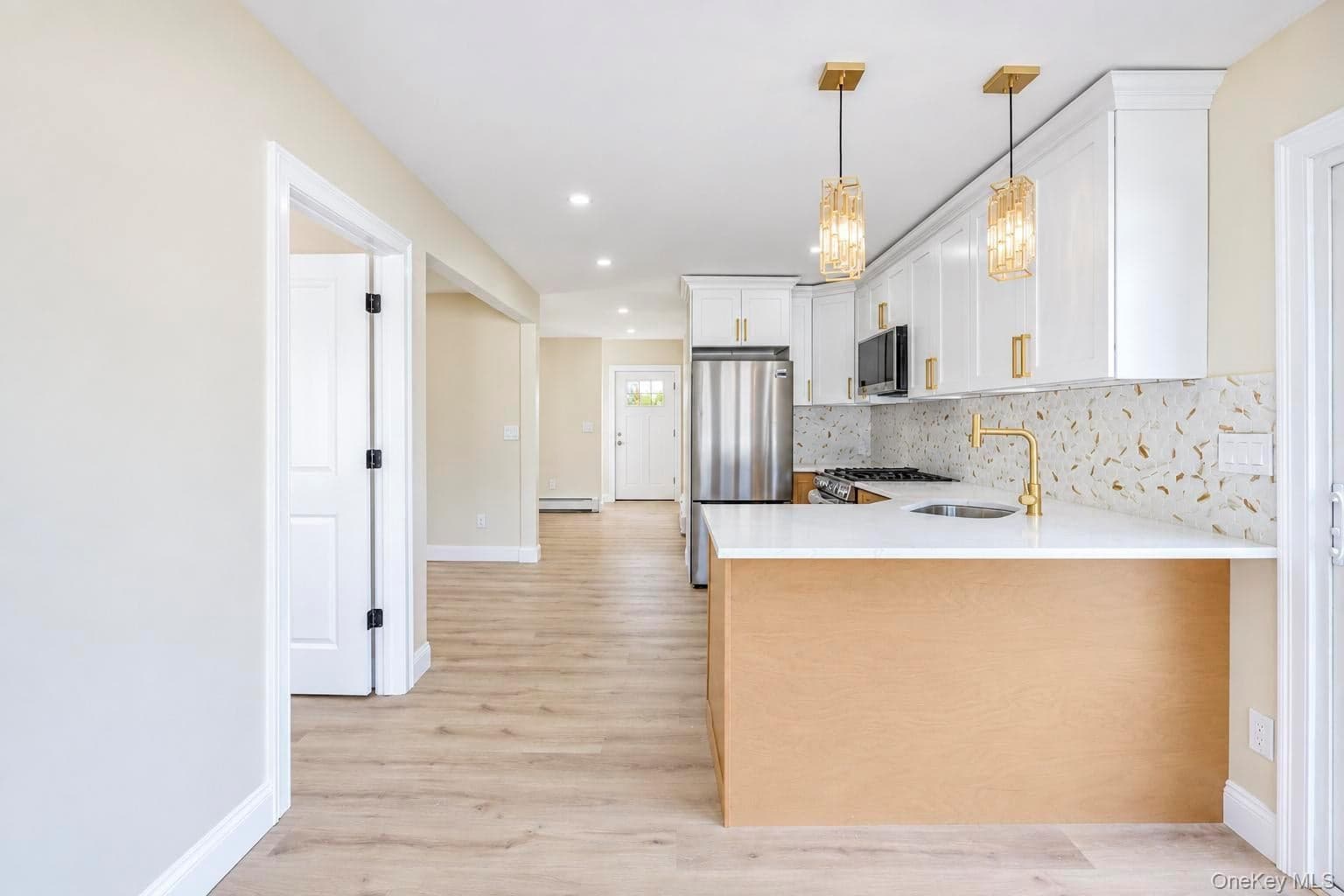891 S Bay Street thumbnail 12