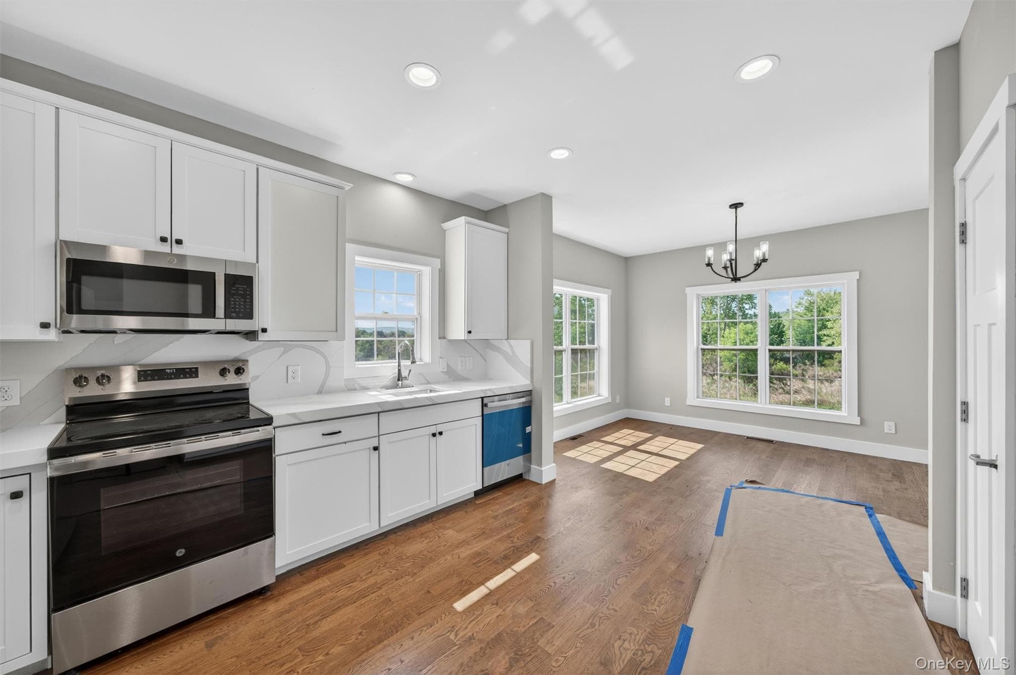 21 Harcourt Cosman Drive thumbnail 11