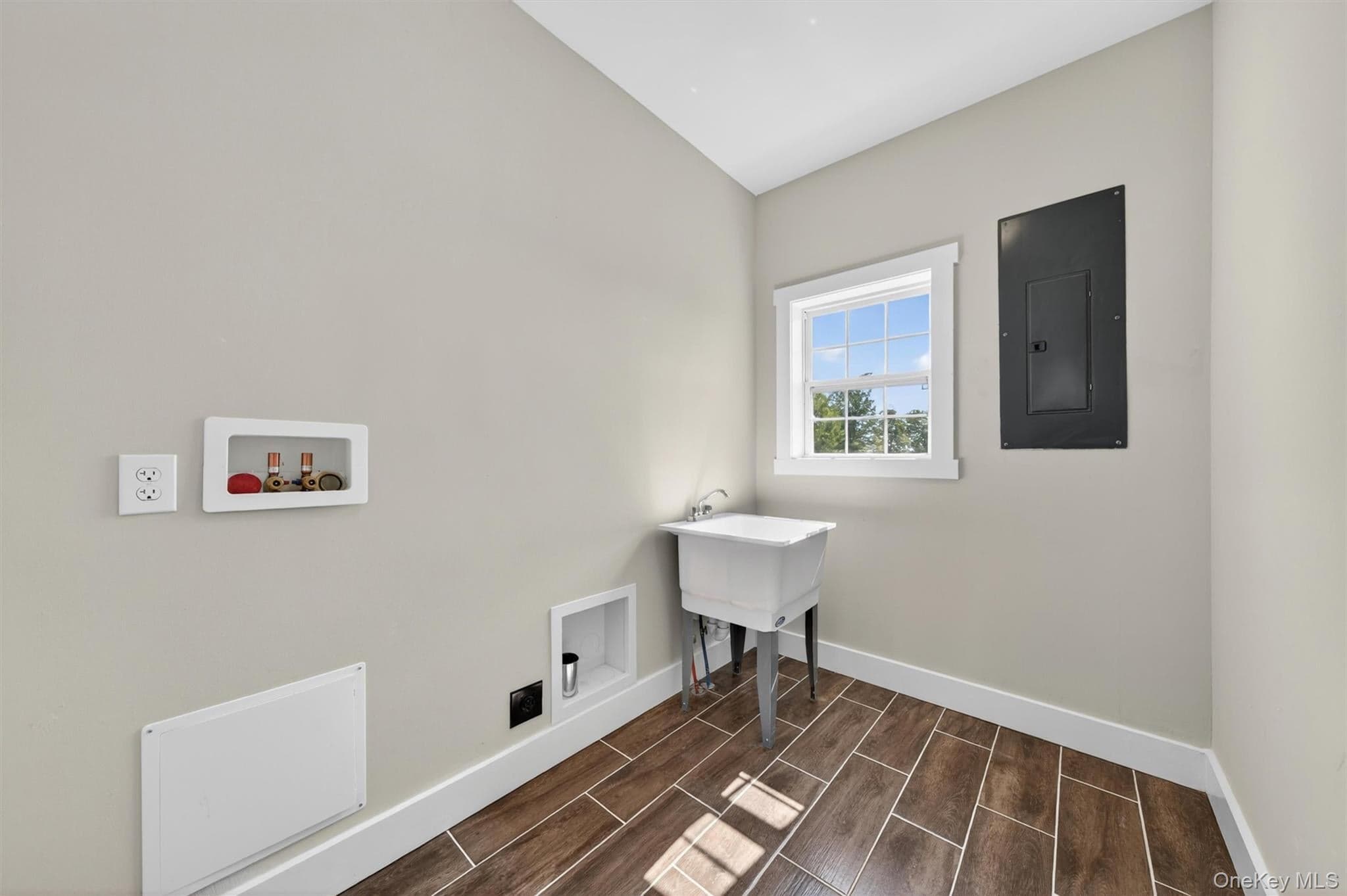 21 Harcourt Cosman Drive thumbnail 22