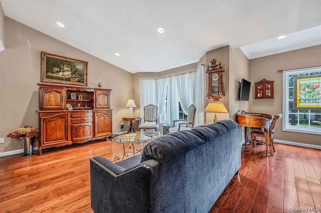 1130 Savoy Drive thumbnail 7