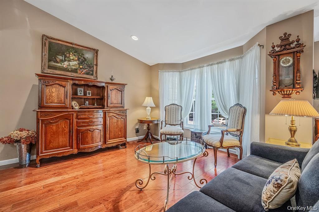 1130 Savoy Drive thumbnail 8