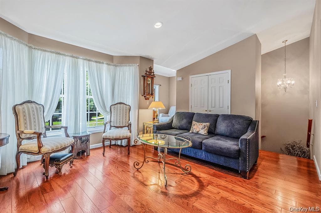 1130 Savoy Drive thumbnail 6