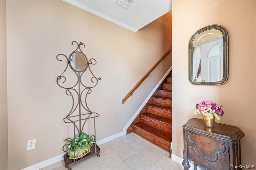 1130 Savoy Drive thumbnail 5