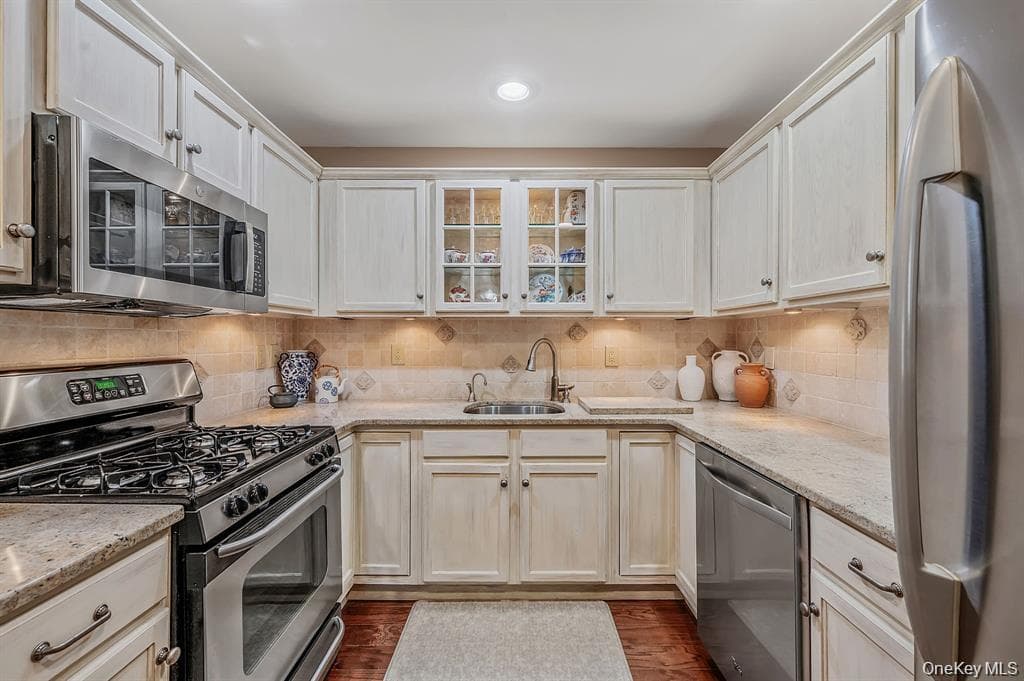 1130 Savoy Drive thumbnail 17