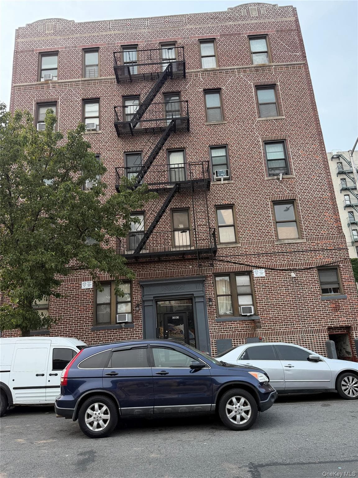1383 Plimpton Ave AVE Unit: 4C thumbnail 2