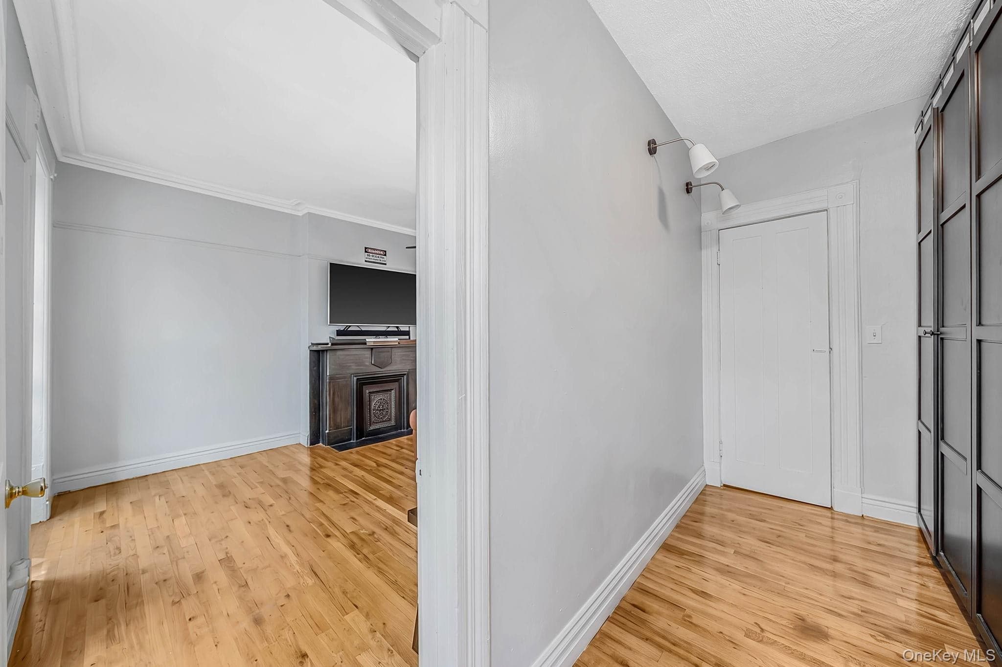885A Putnam Avenue thumbnail 20