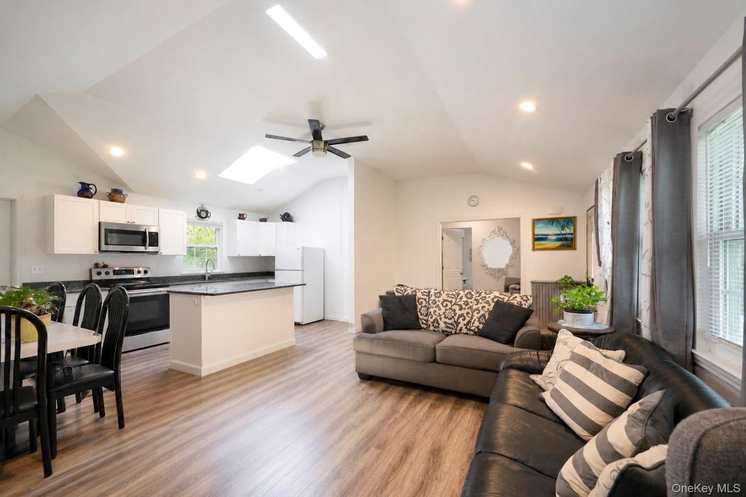 899 Hawkins Avenue thumbnail 3