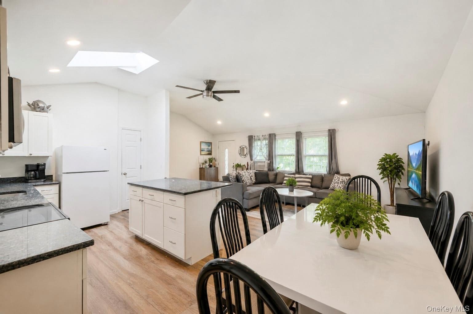 899 Hawkins Avenue thumbnail 14