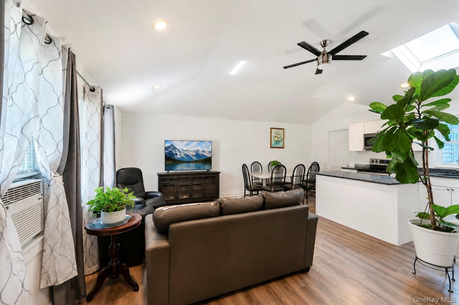 899 Hawkins Avenue thumbnail 17