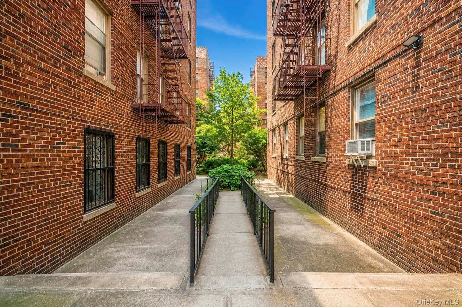 2925 Matthews Avenue Unit: 2H thumbnail 29