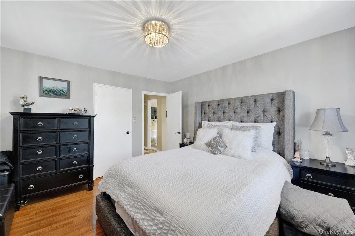 279 Throggs Neck Boulevard thumbnail 10