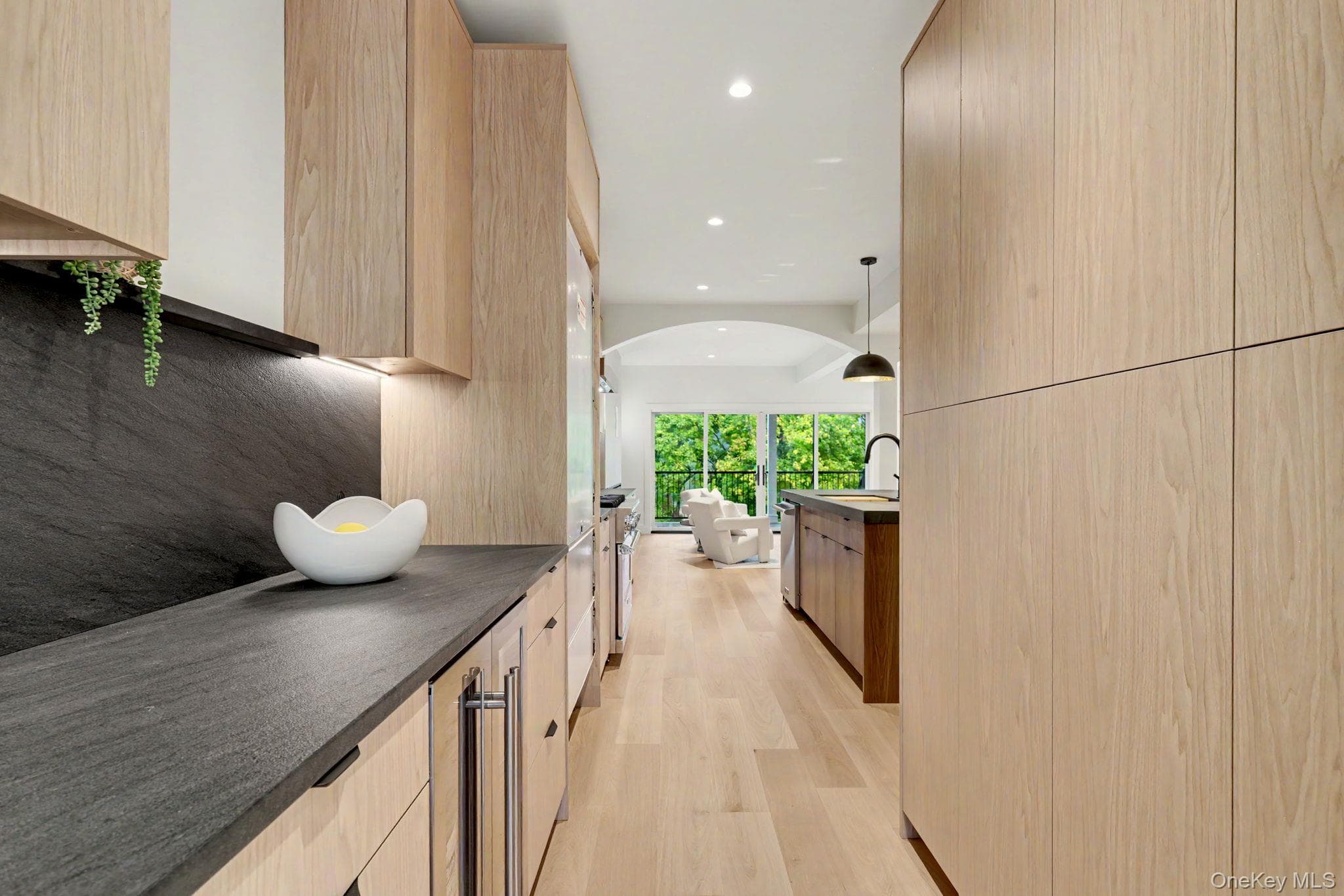 19 Davenport Avenue thumbnail 12