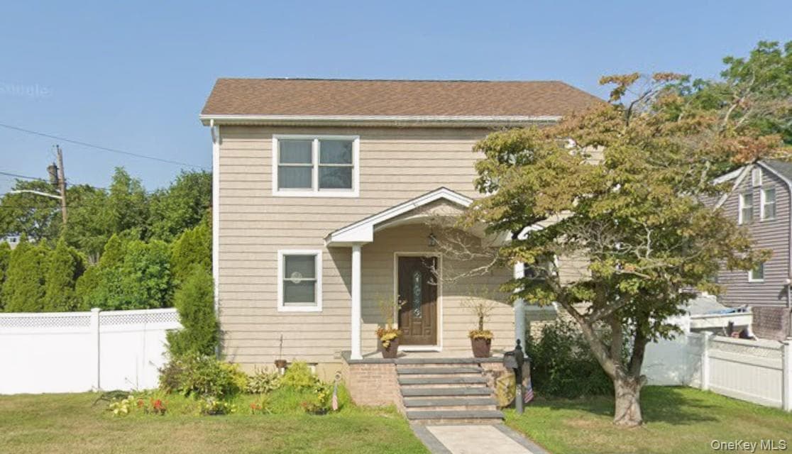 52 Concord Avenue, Bethpage