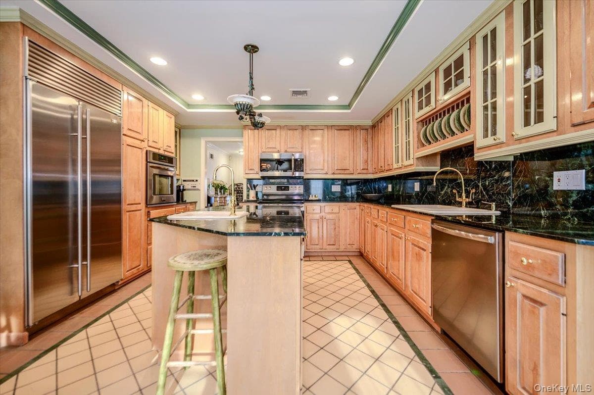 150 Harborview Drive thumbnail 10